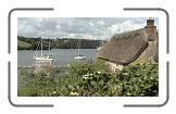 01 Buglers Cottage aan River Fal met op achtergrond Touch of Wind * 1152 x 648 * (315KB)